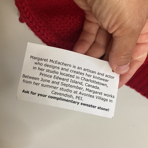 New Handmade Sweater Womens Medium Red Merino Wool Cable Knit Hoodie PEI Canada - Picture 12 of 16